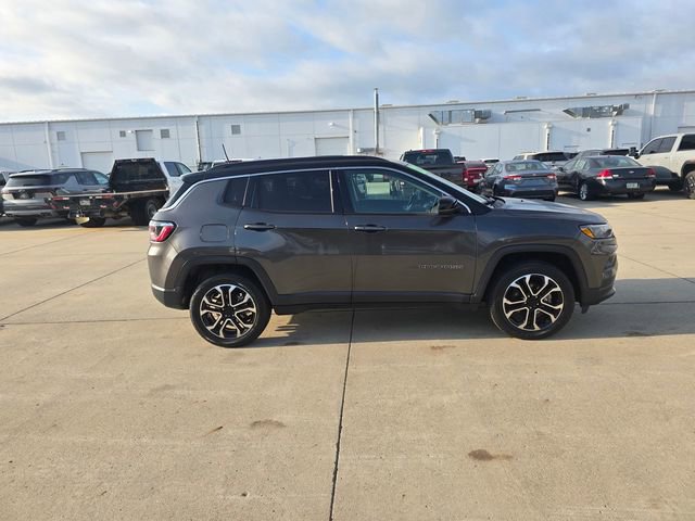 Used 2022 Jeep Compass Limited AWD/4WD image 11