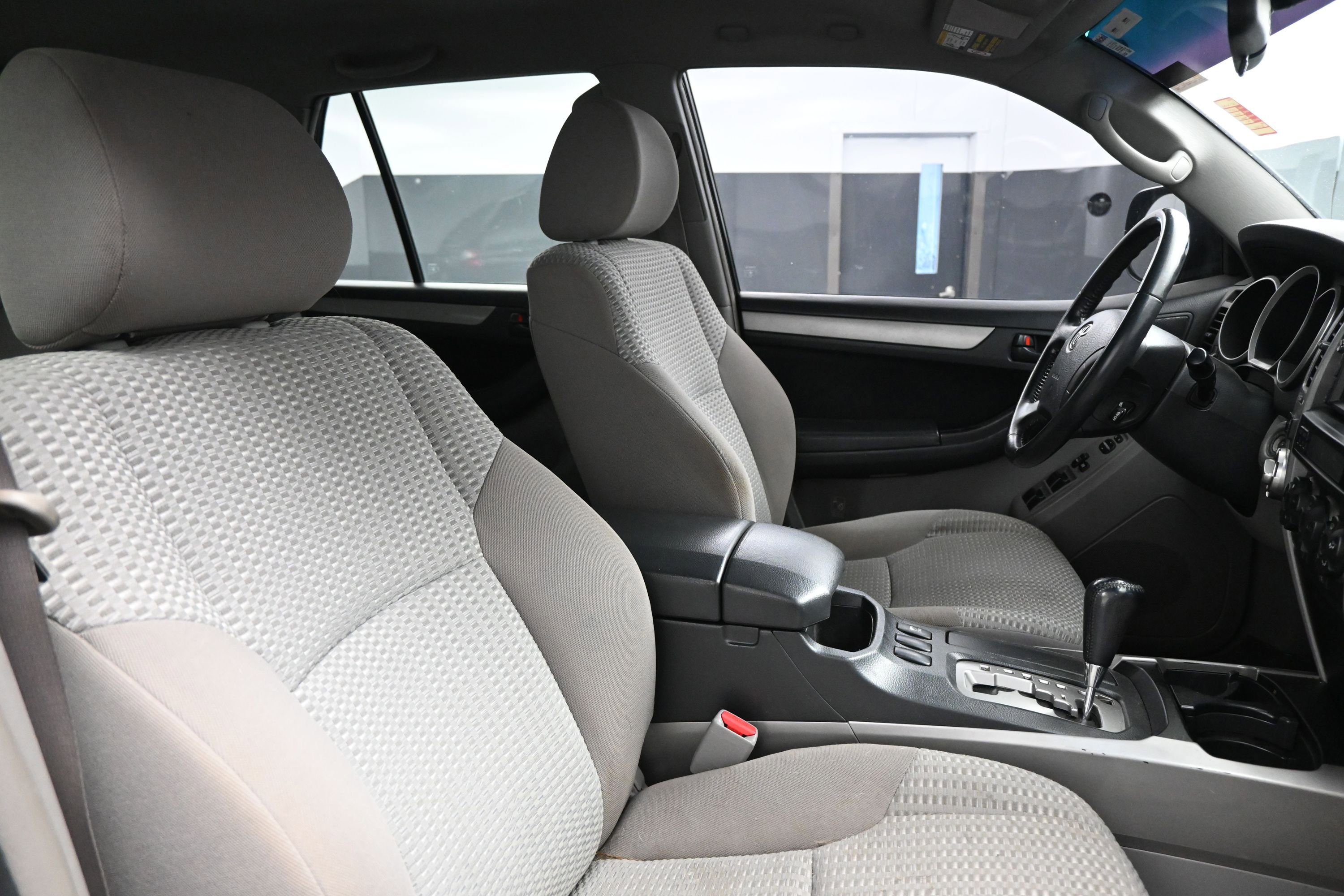Used 2007 Toyota 4Runner SR5 AWD/4WD image 18