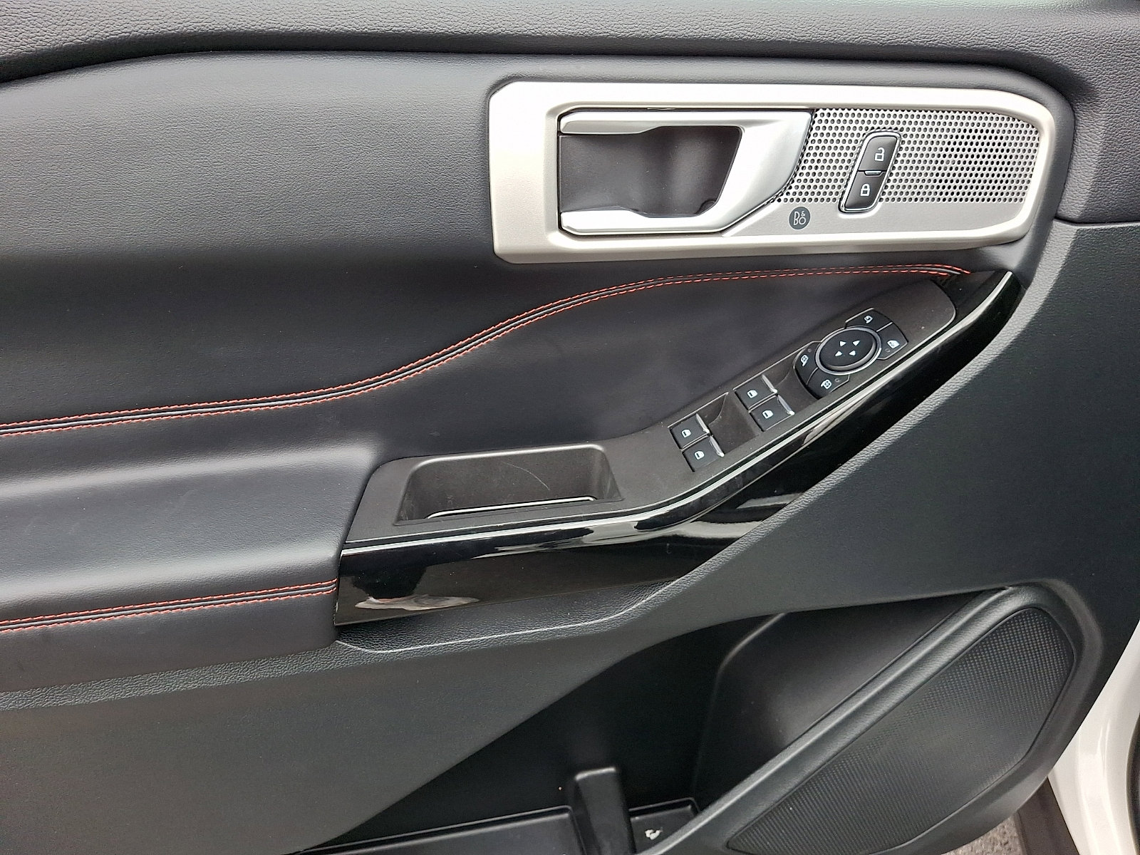 Certified 2023 Ford Explorer ST-Line w/ Class IV Trailer Tow Package image 13