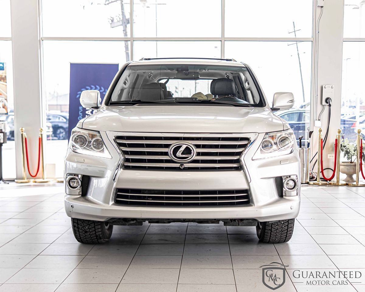 Used 2015 Lexus LX 570 4WD w/ Luxury Package image 2