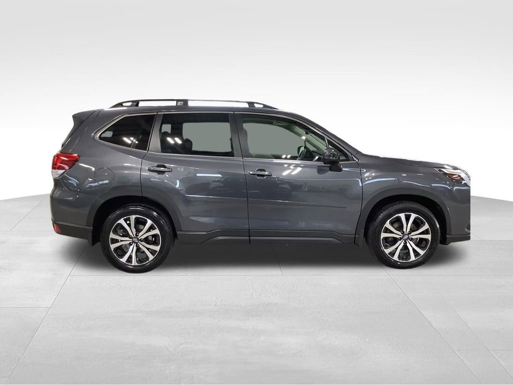 Used 2022 Subaru Forester Limited image 4