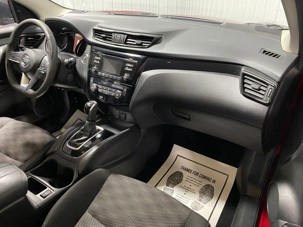 Used 2018 Nissan Rogue Sport SV w/ SV All-Weather Package AWD/4WD image 7