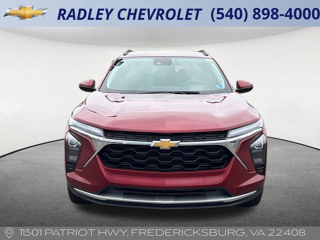 Used 2025 Chevrolet Trax LT FWD image 28