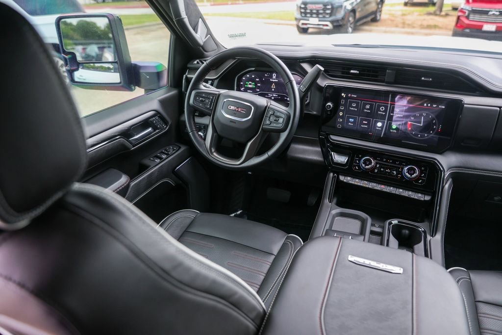 Used 2025 GMC Sierra 2500 AT4X image 29