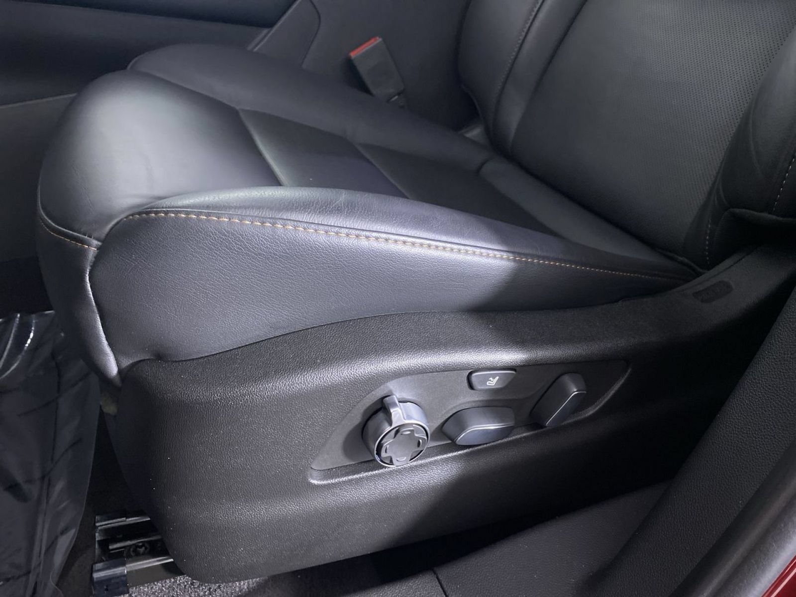 Certified 2023 Cadillac XT4 Sport AWD/4WD image 9