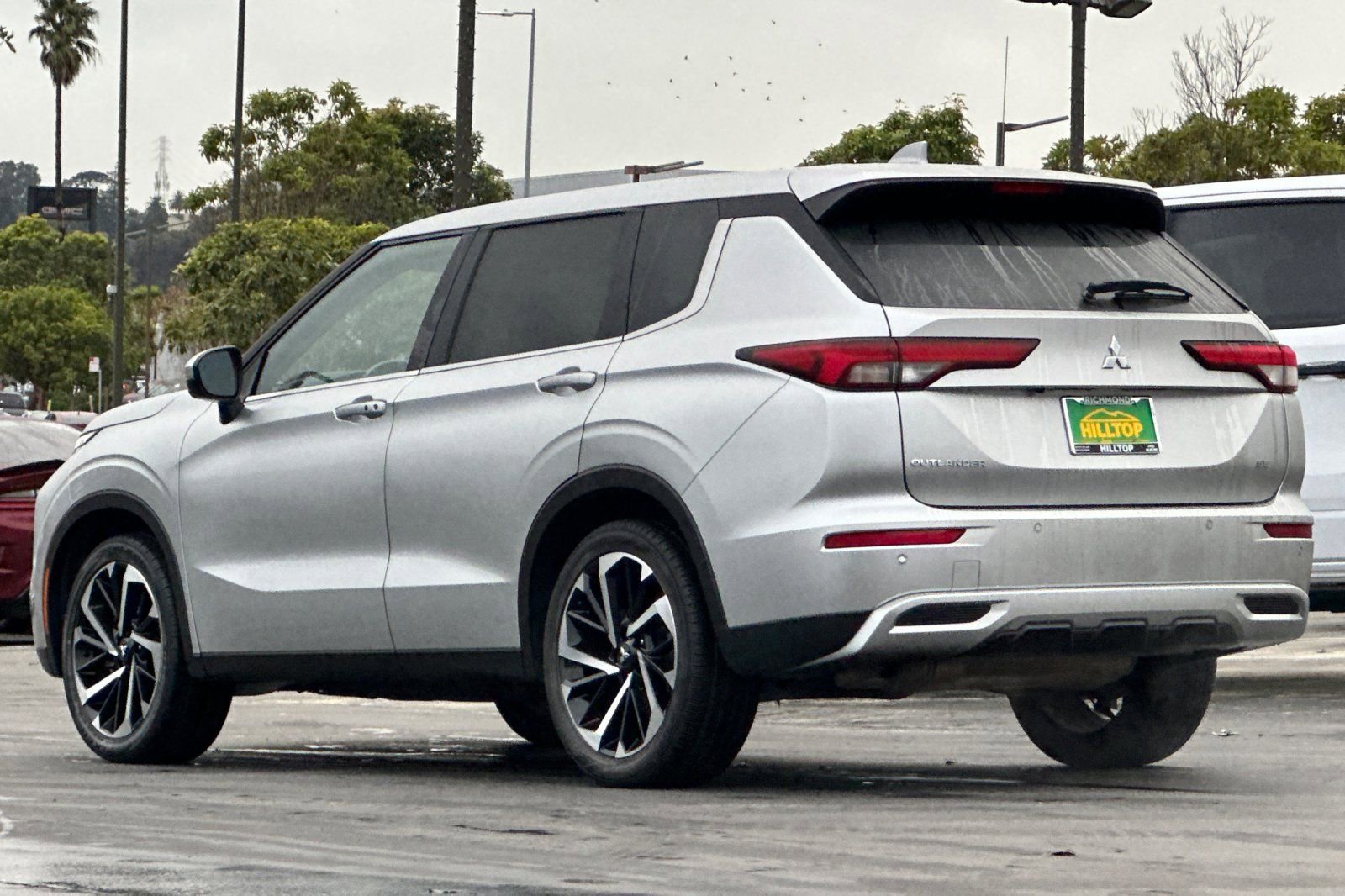 Used 2024 Mitsubishi Outlander SE image 7