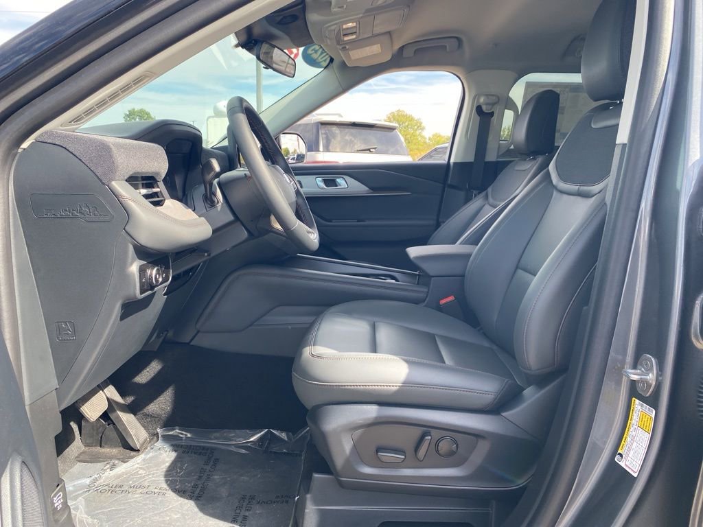 New 2025 Ford Explorer Active image 22