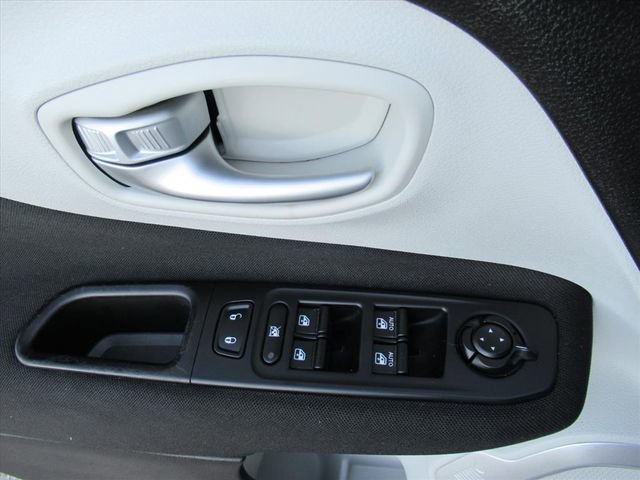 Used 2019 Jeep Renegade Latitude image 17