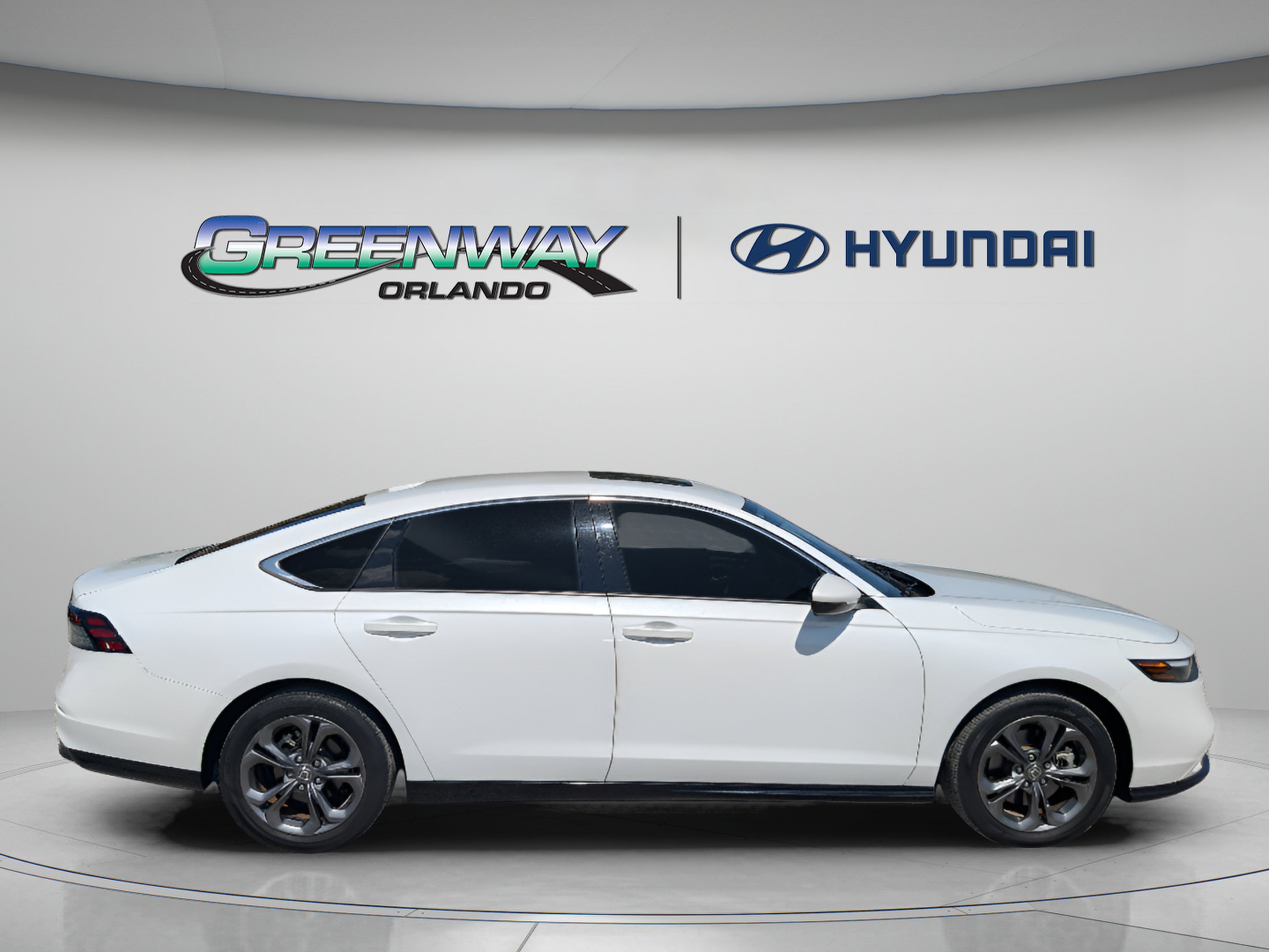 Used 2023 Honda Accord EX-L image 9