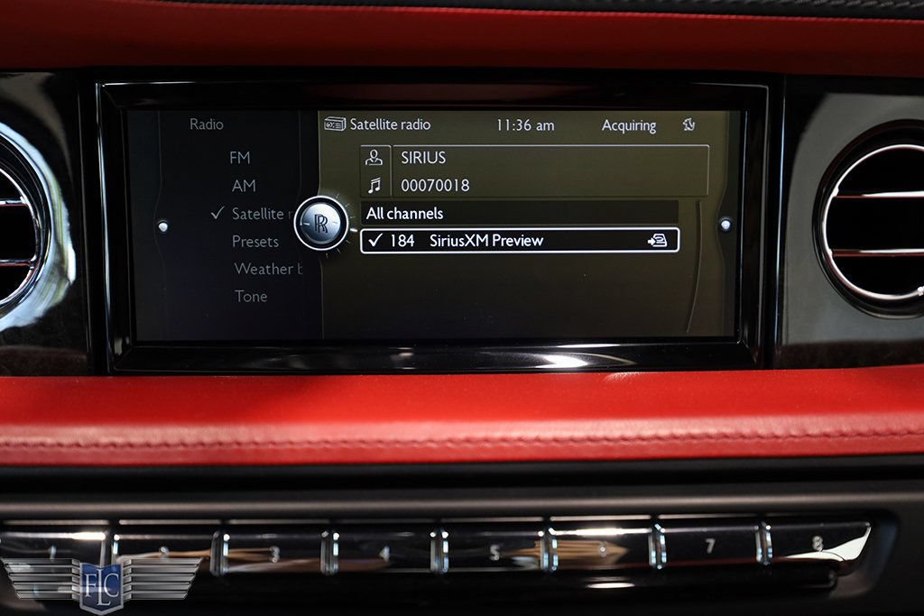 Used 2017 Rolls-Royce Phantom Drophead Coupe RWD image 33