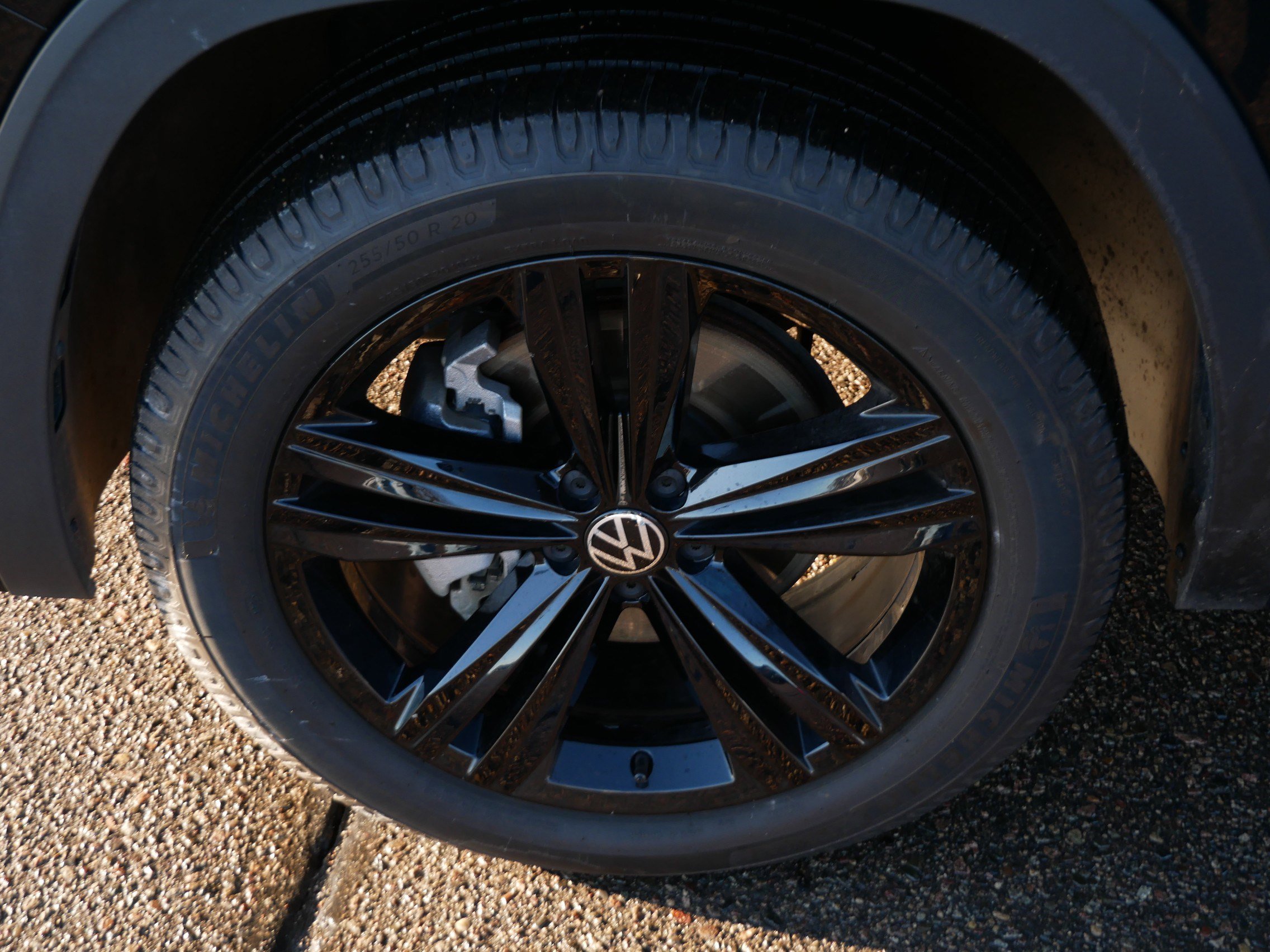 Certified 2023 Volkswagen Atlas SEL R-Line image 15