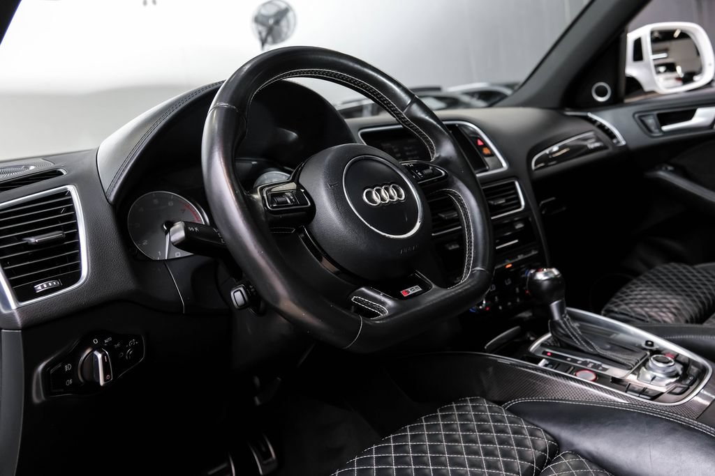 Used 2016 Audi SQ5 Premium Plus w/ Technology Package AWD/4WD image 3
