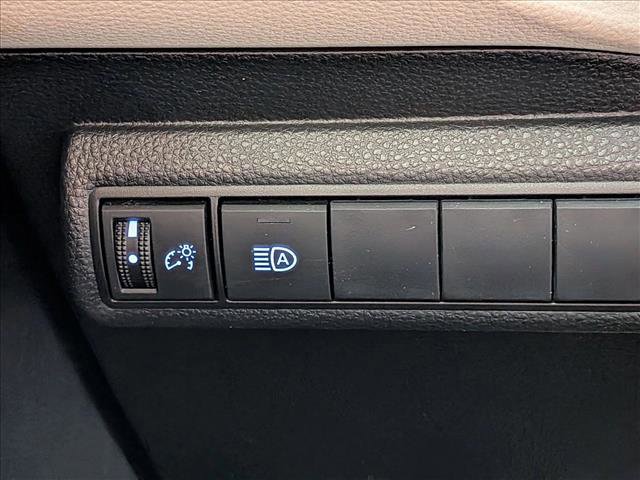 Used 2021 Toyota Corolla LE w/ LE Convenience Package FWD image 11