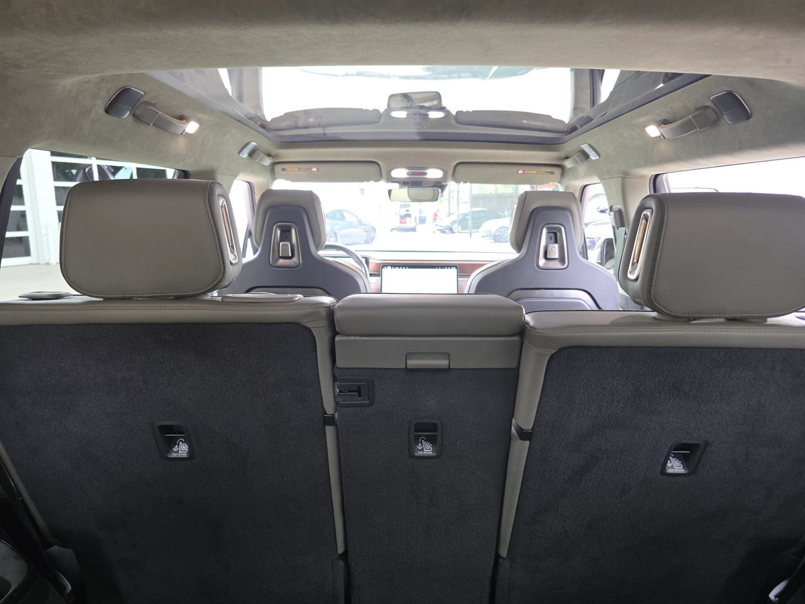 Used 2023 Rivian R1S Launch Edition Quad AWD/4WD image 38