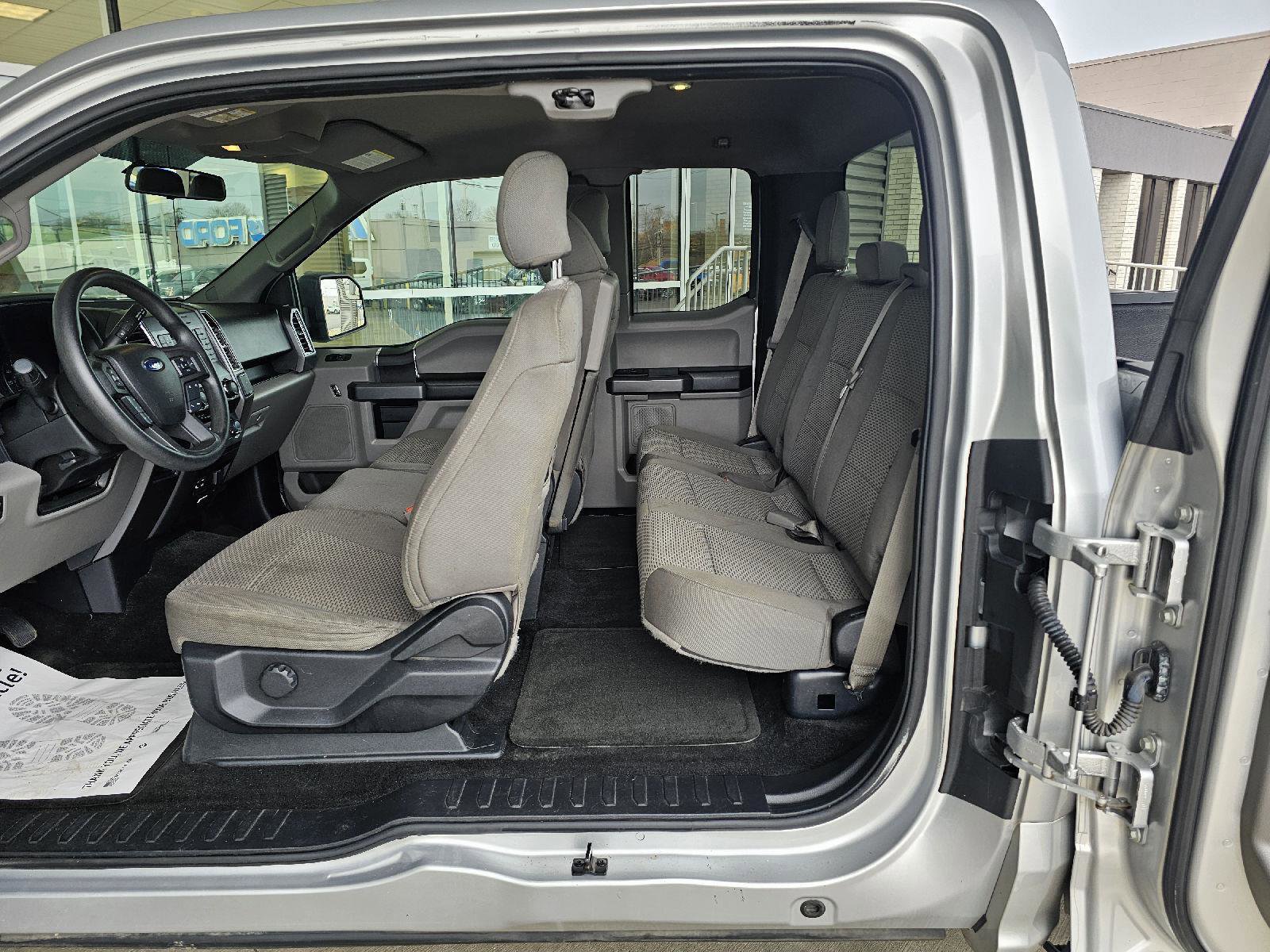 Used 2015 Ford F150 XLT image 19