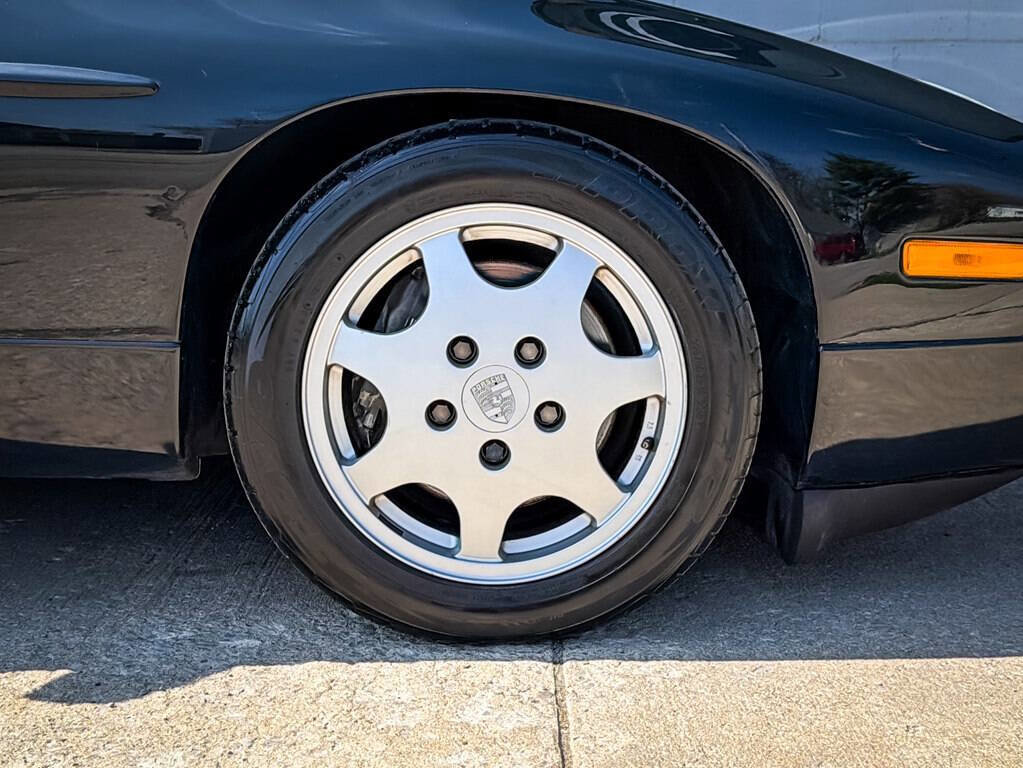 Used 1990 Porsche 928 image 16