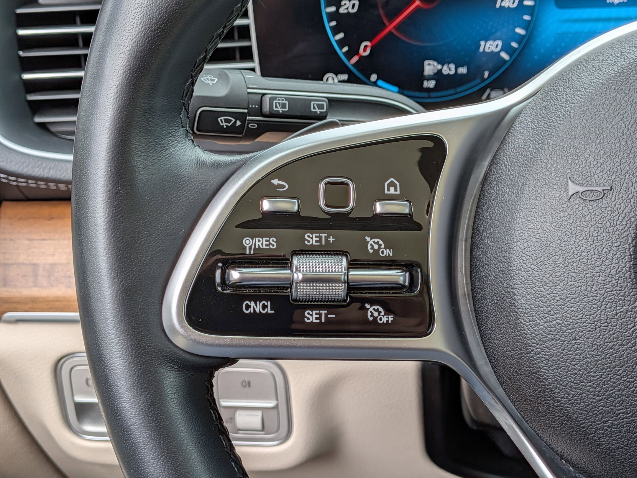 Used 2023 Mercedes-Benz GLS 450 4MATIC w/ AMG Line Exterior image 14