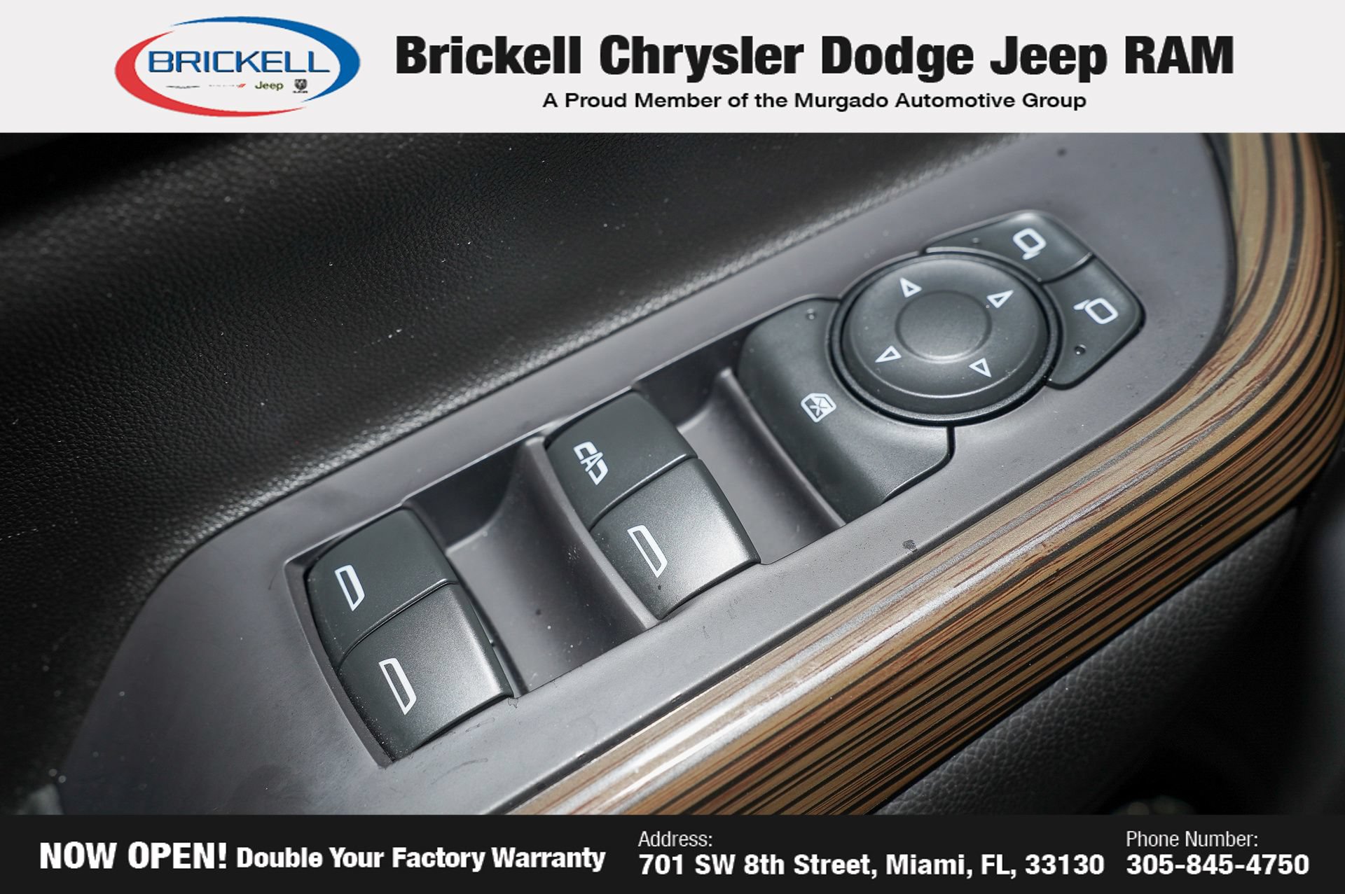 Used 2022 GMC Acadia SLE w/ Driver Convenience Package FWD image 30