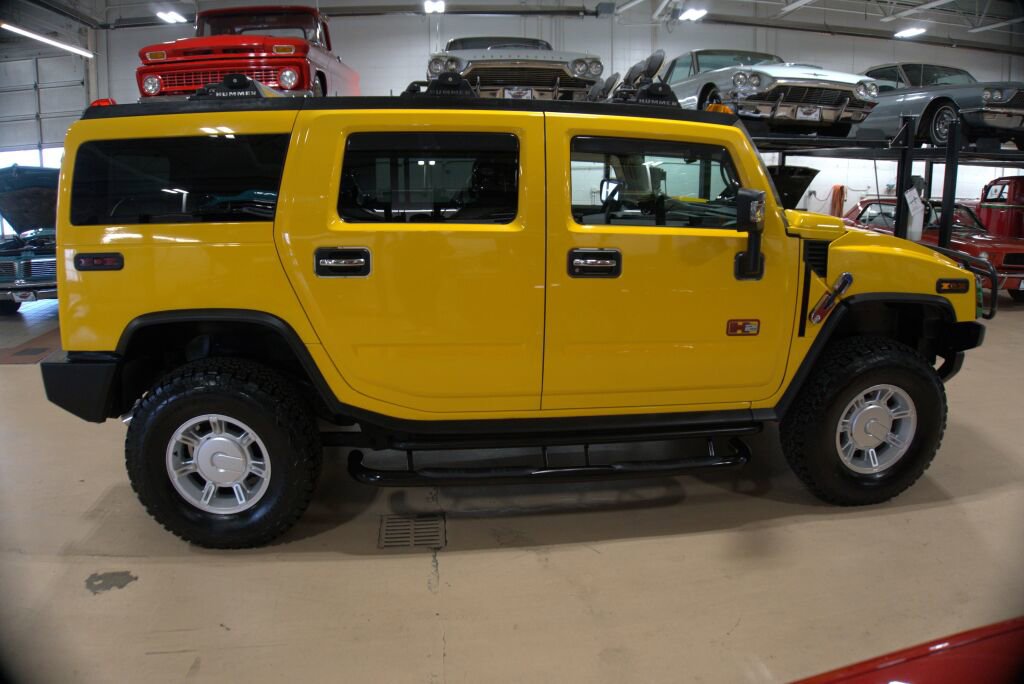 Used 2003 HUMMER H2 w/ Preferred Equipment Group video 2