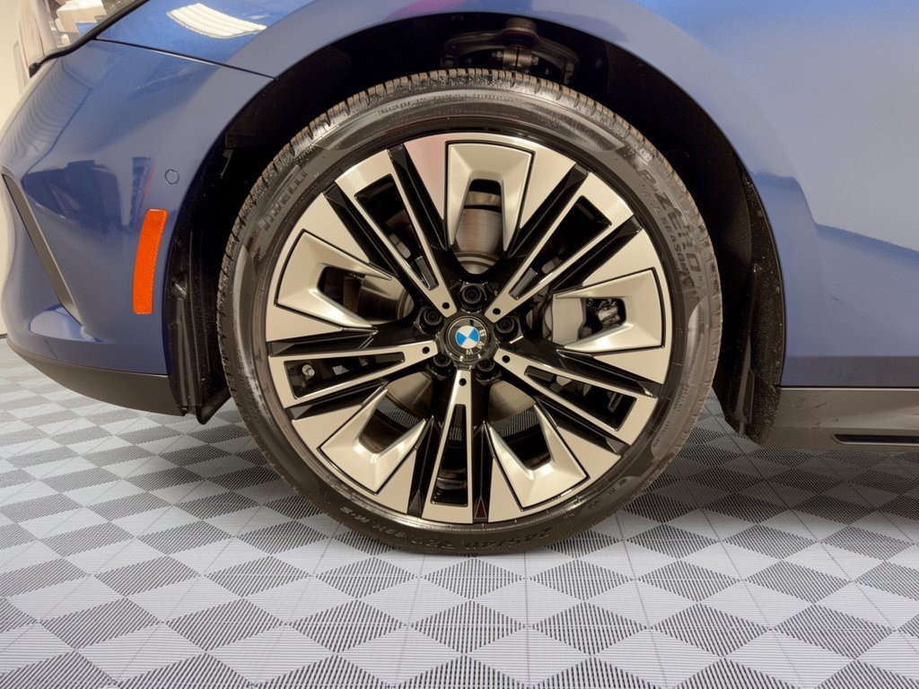 Certified 2026 BMW 530i RWD image 13