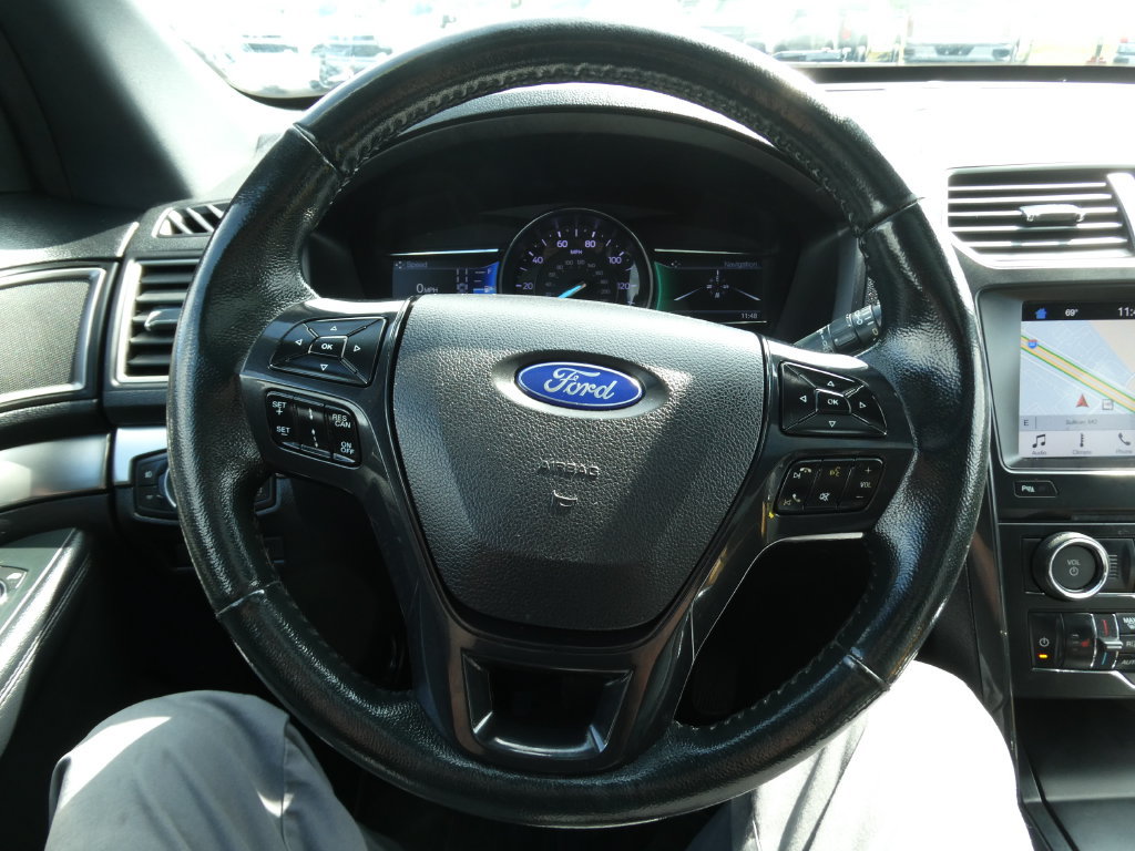 Used 2018 Ford Explorer XLT w/ Equipment Group 202A FWD image 34