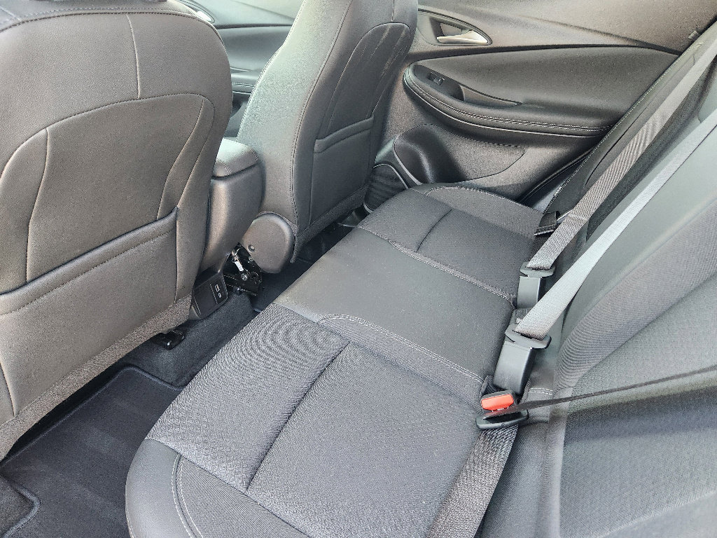 Certified 2025 Buick Encore GX Preferred image 29