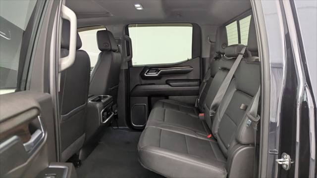 Used 2022 GMC Sierra 1500 SLT w/ SLT Premium Plus Package AWD/4WD image 17