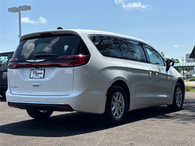 New 2026 Chrysler Pacifica Select image 7