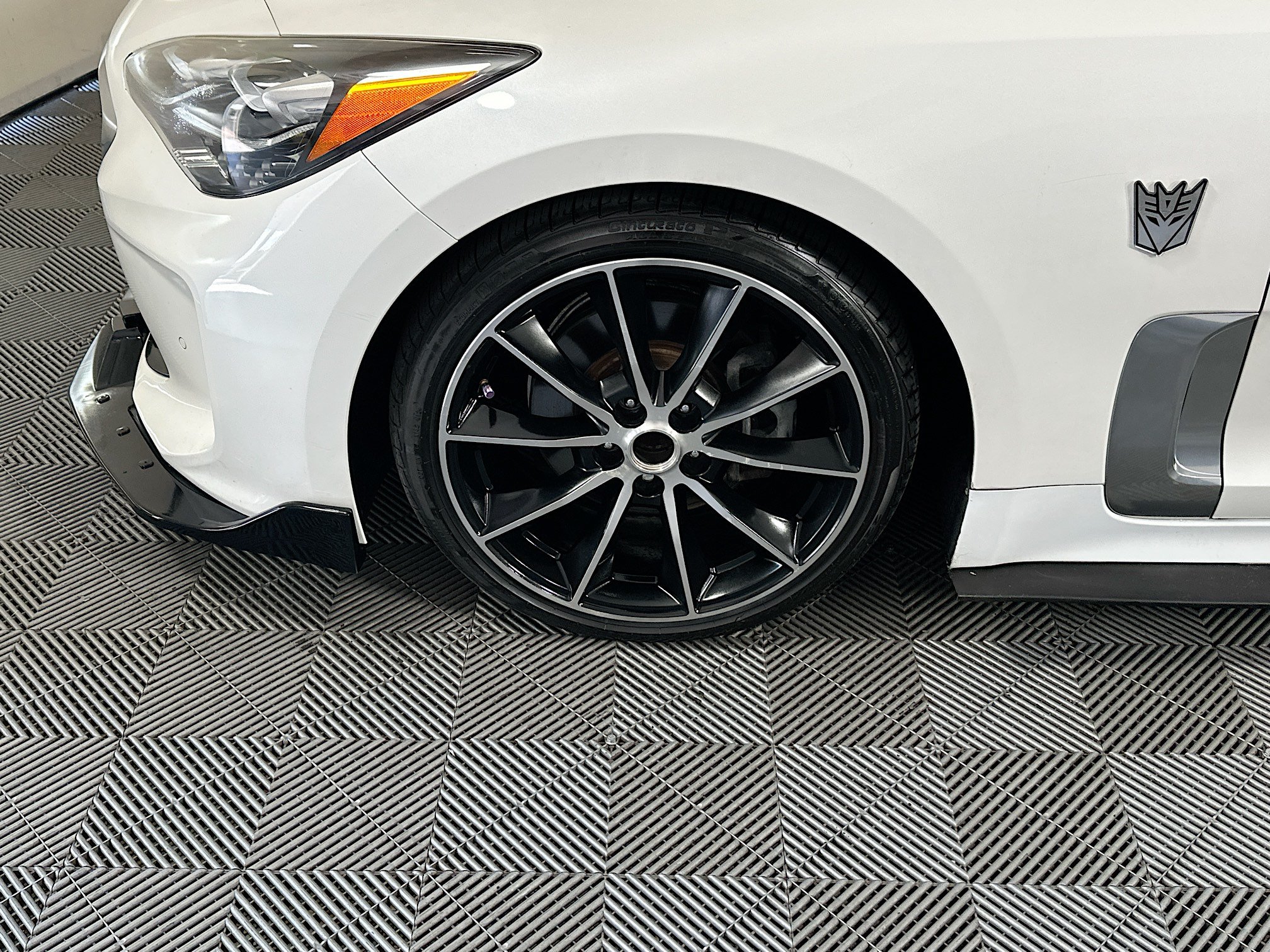 Used 2018 Kia Stinger Premium RWD image 11