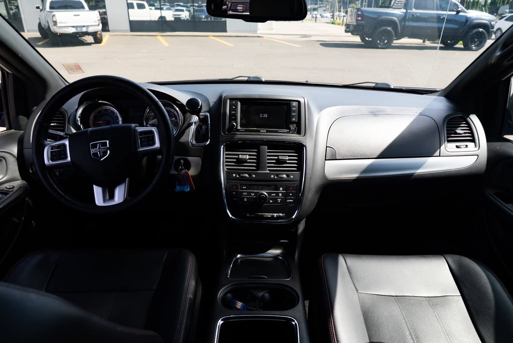 Used 2017 Dodge Grand Caravan GT FWD image 8