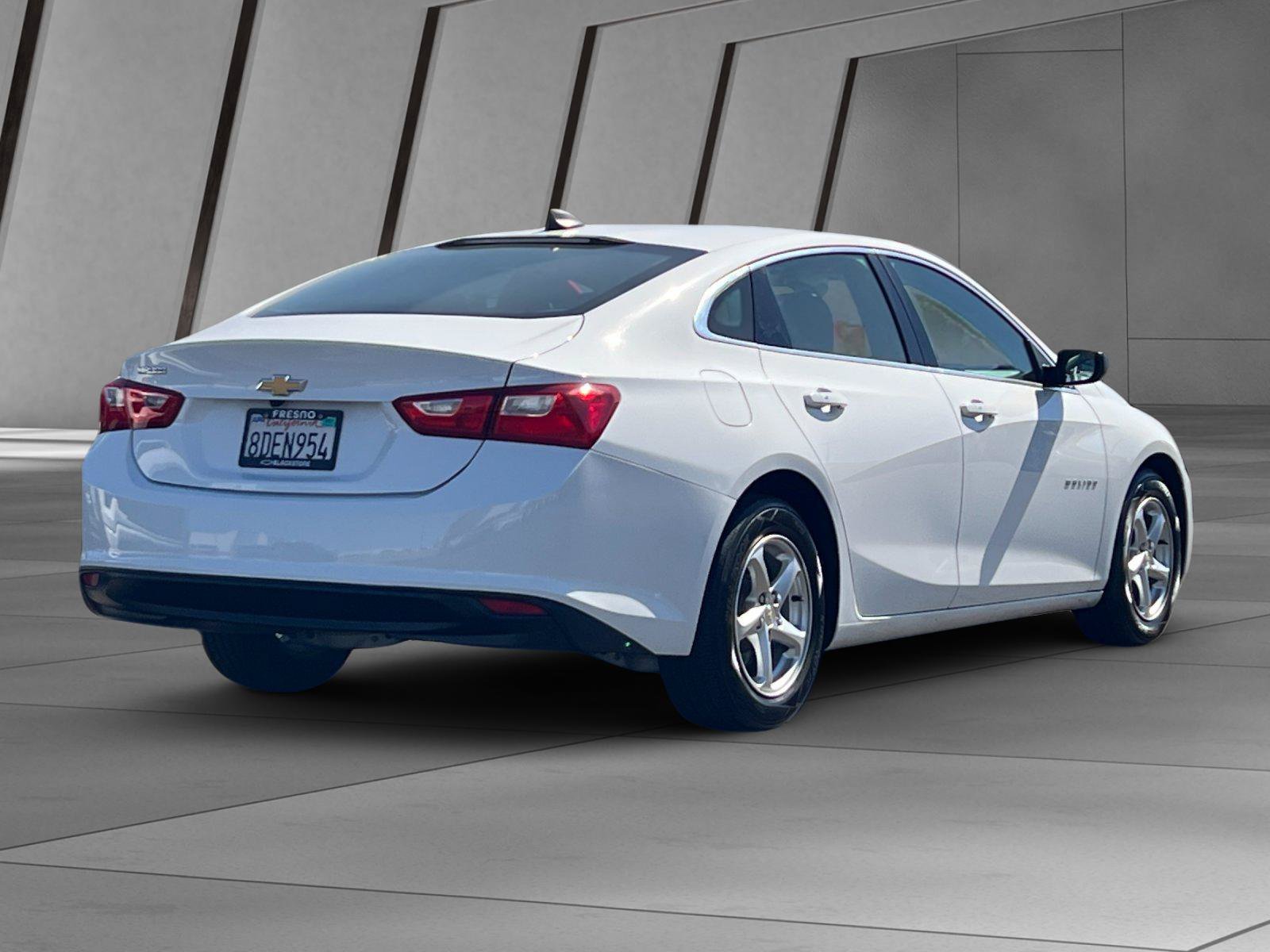 Used 2018 Chevrolet Malibu LS FWD image 4