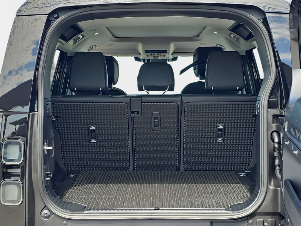 New 2026 Land Rover Defender 110 S AWD/4WD image 12