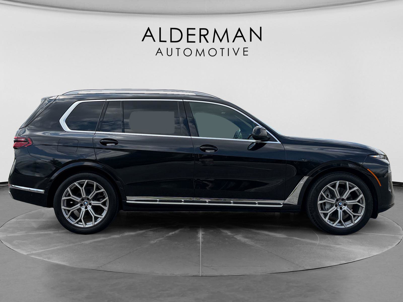 Used 2023 BMW X7 xDrive40i w/ Executive Package image 6