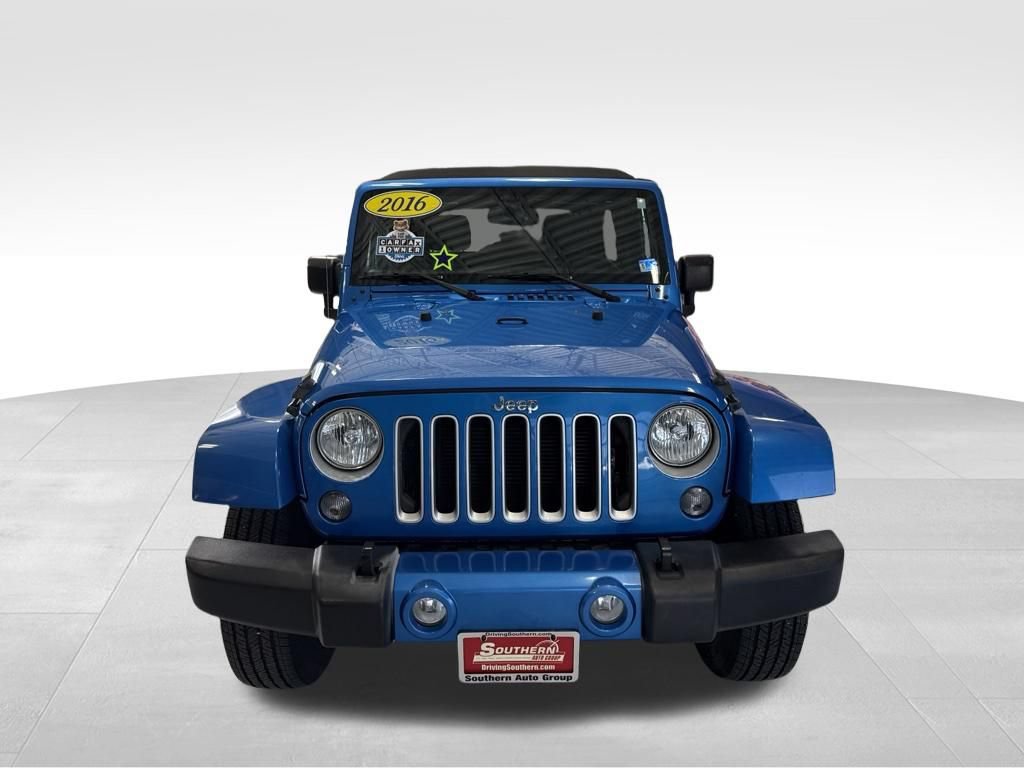 Used 2016 Jeep Wrangler Unlimited Sahara w/ Connectivity Group AWD/4WD image 13