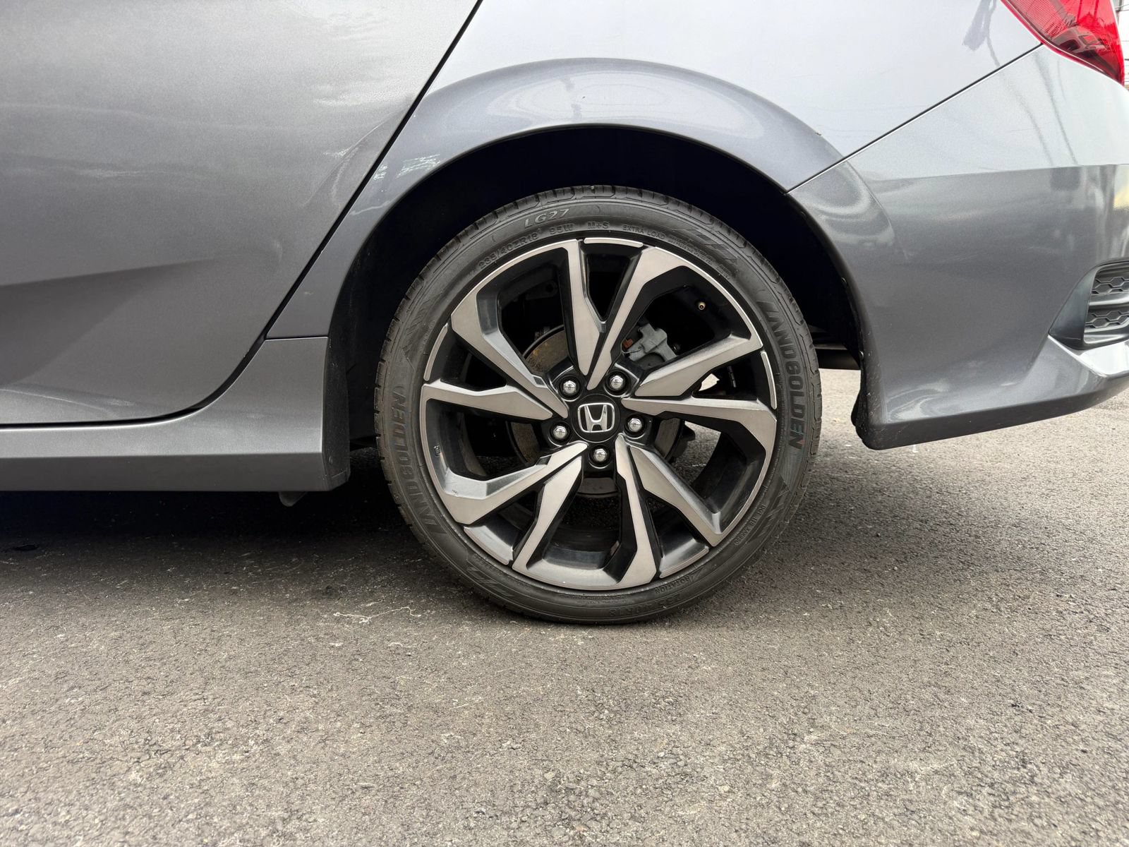 Used 2020 Honda Civic Sport image 9