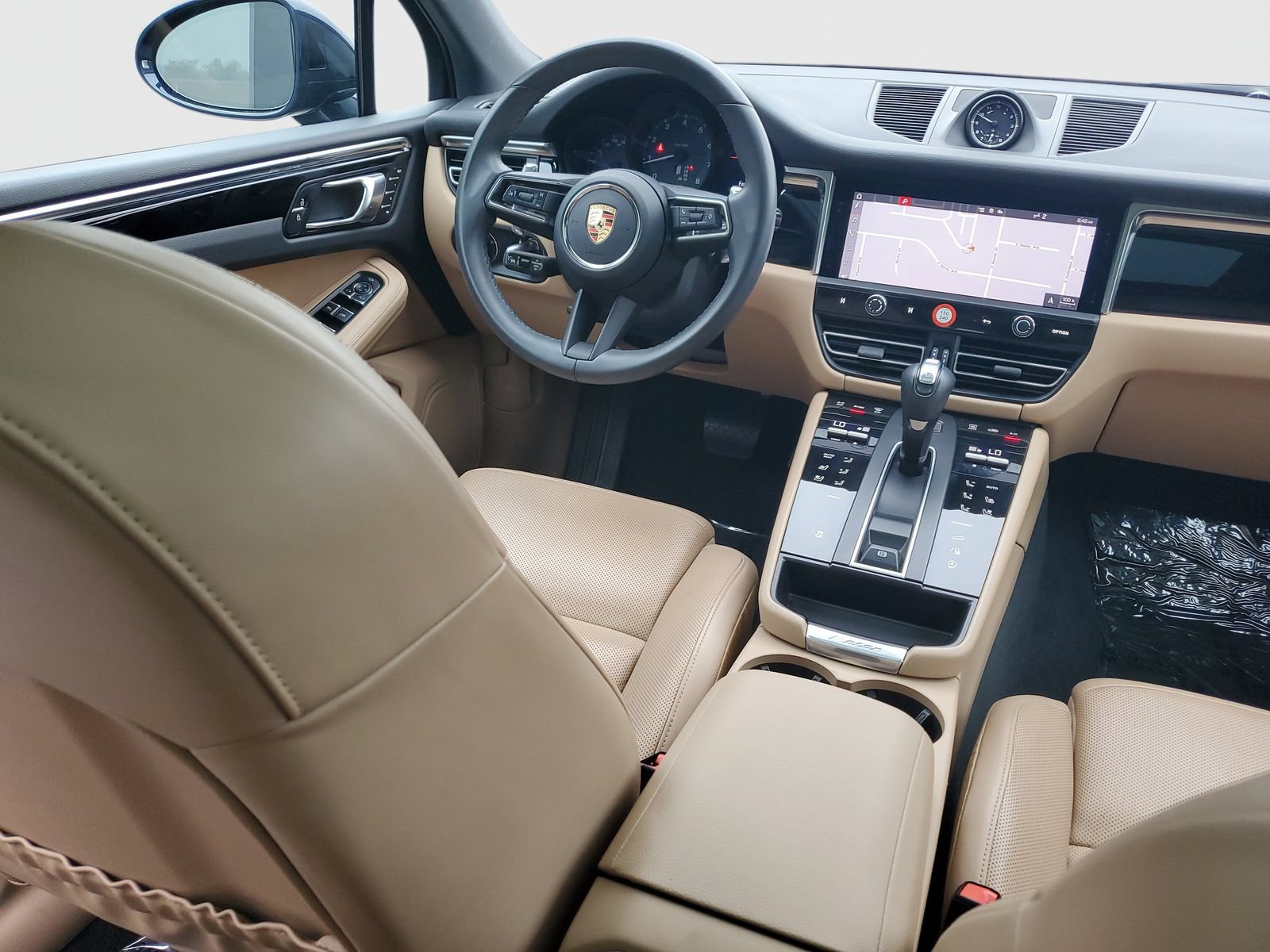 Used 2023 Porsche Macan AWD/4WD image 11