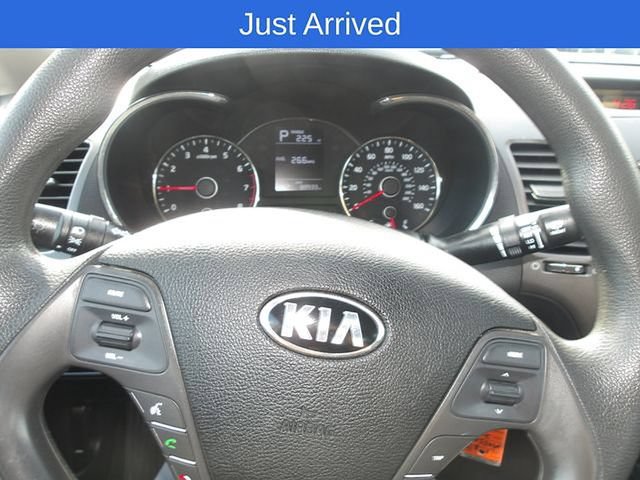 Used 2017 Kia Forte LX FWD image 17