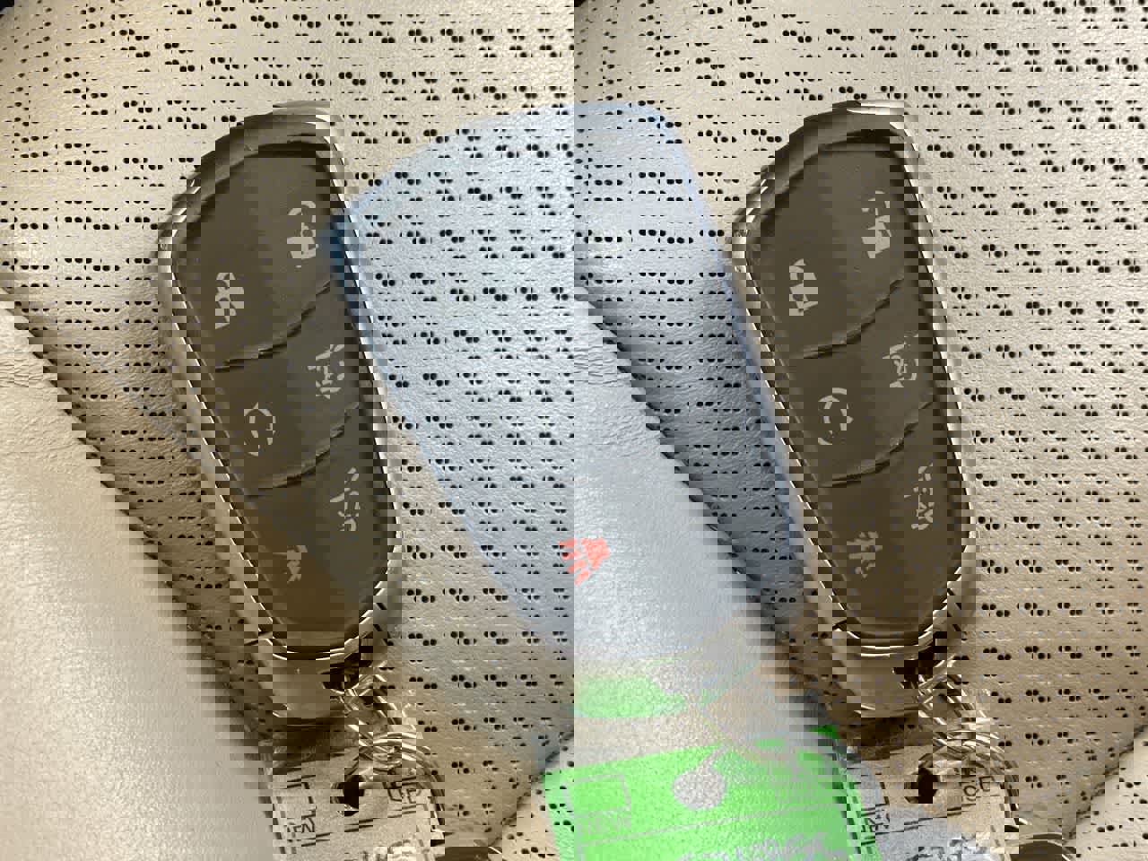 Used 2020 Cadillac Escalade Platinum image 30