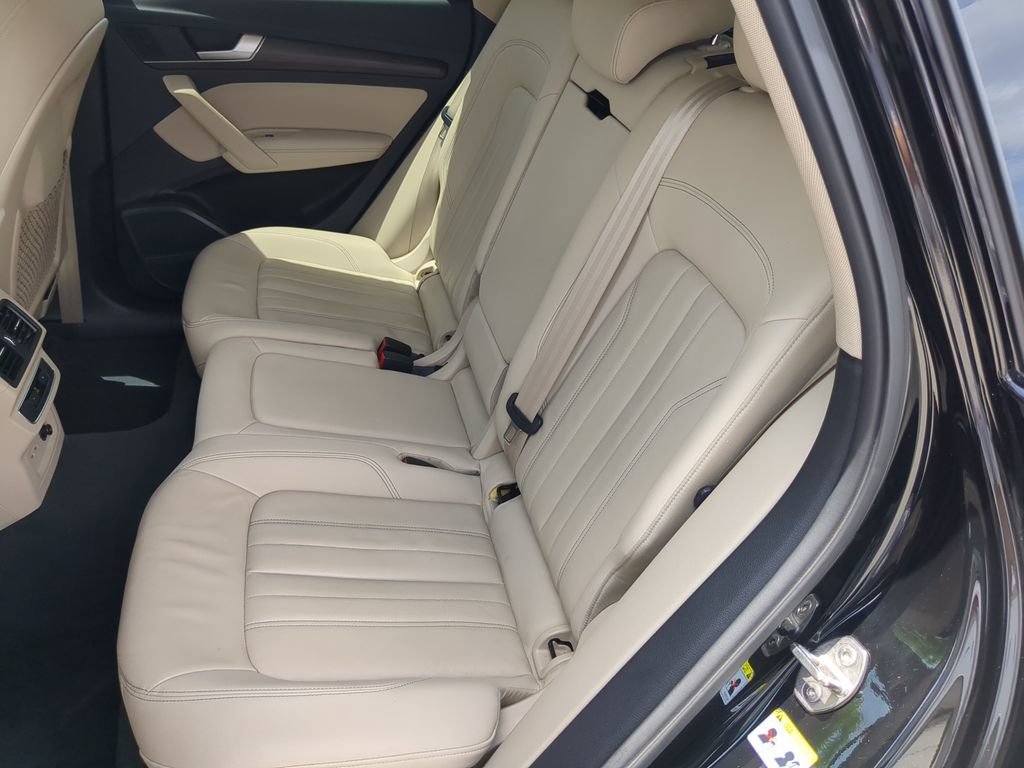 Used 2022 Audi Q5 2.0T Premium Plus w/ Premium Plus Package AWD/4WD image 17