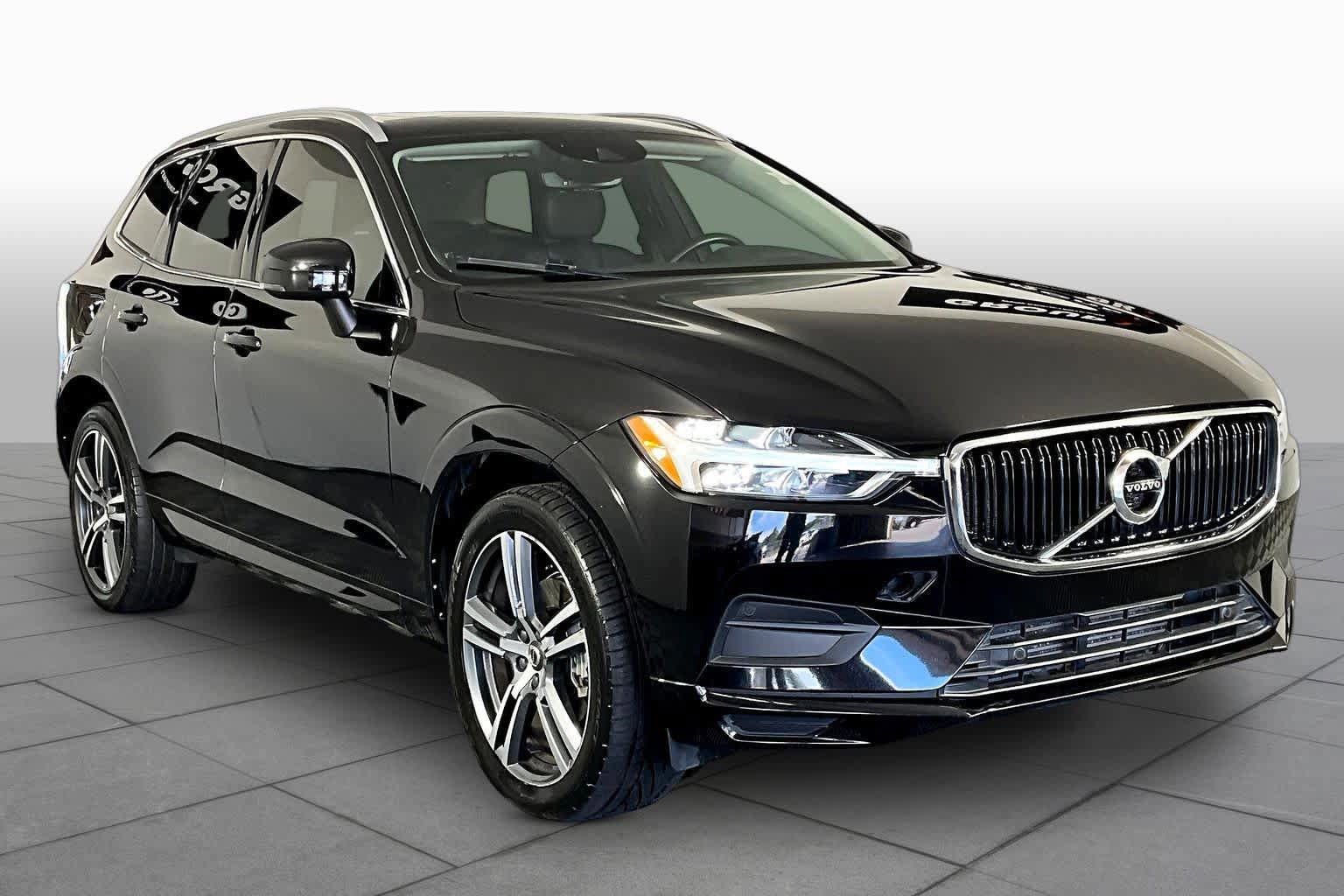Used 2020 Volvo XC60 T5 Momentum w/ Premium Package image 3