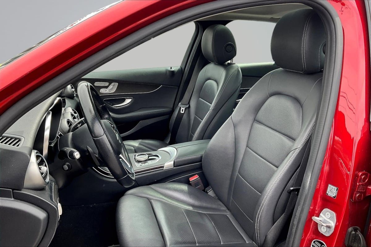 Used 2020 Mercedes-Benz C 300 Sedan w/ Premium Package image 25