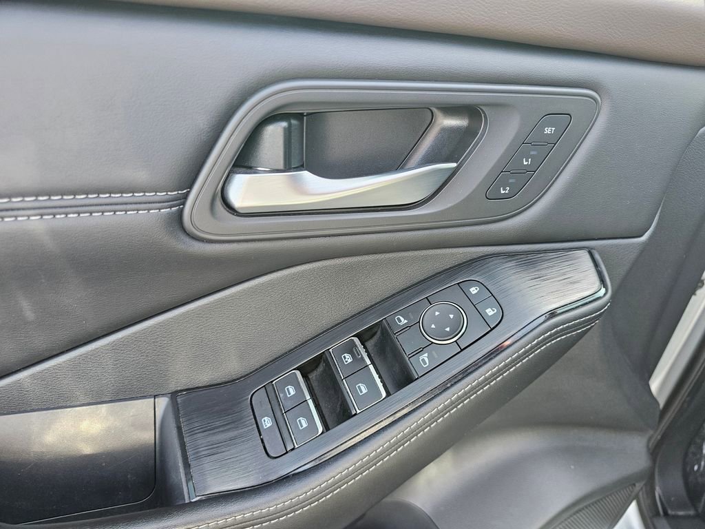 Used 2023 Nissan Rogue SL w/ SL Premium Package AWD/4WD image 21