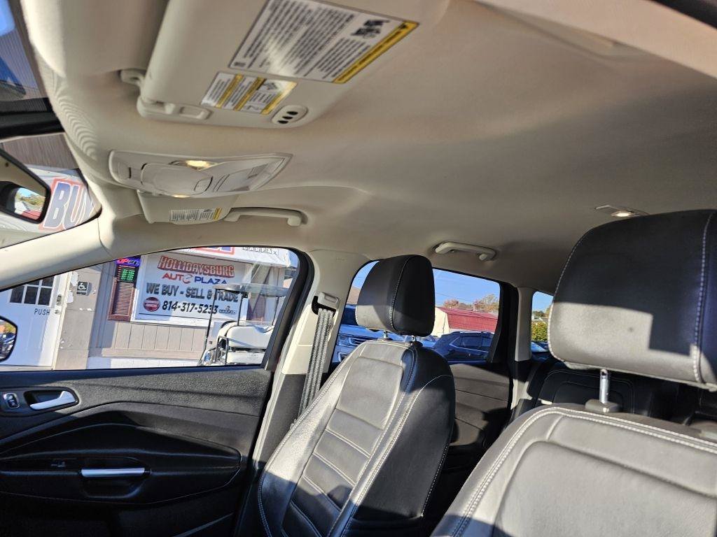 Used 2017 Ford Escape Titanium AWD/4WD image 20