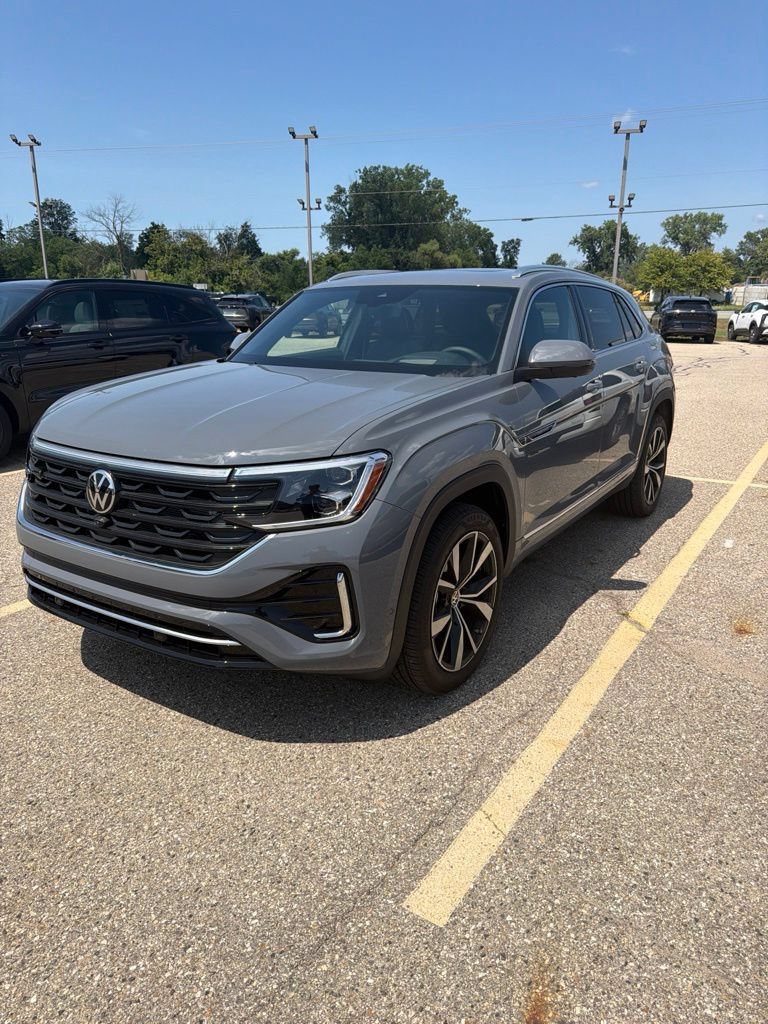 Used 2026 Volkswagen Atlas Cross Sport SEL Premium R-Line AWD/4WD image 1