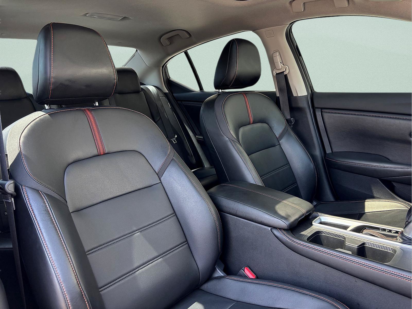 Used 2022 Nissan Sentra SR w/ SR Premium Package FWD image 34