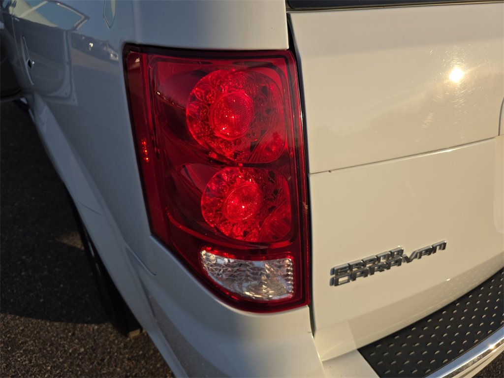Used 2019 Dodge Grand Caravan SXT image 35