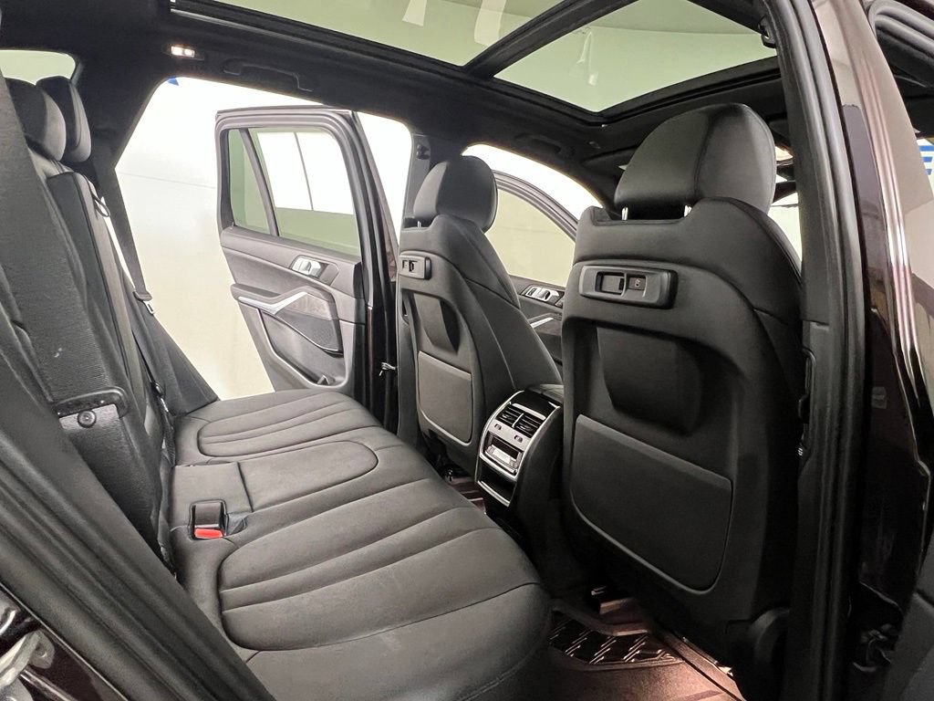 Used 2022 BMW X5 xDrive40i w/ Premium Package AWD/4WD image 13