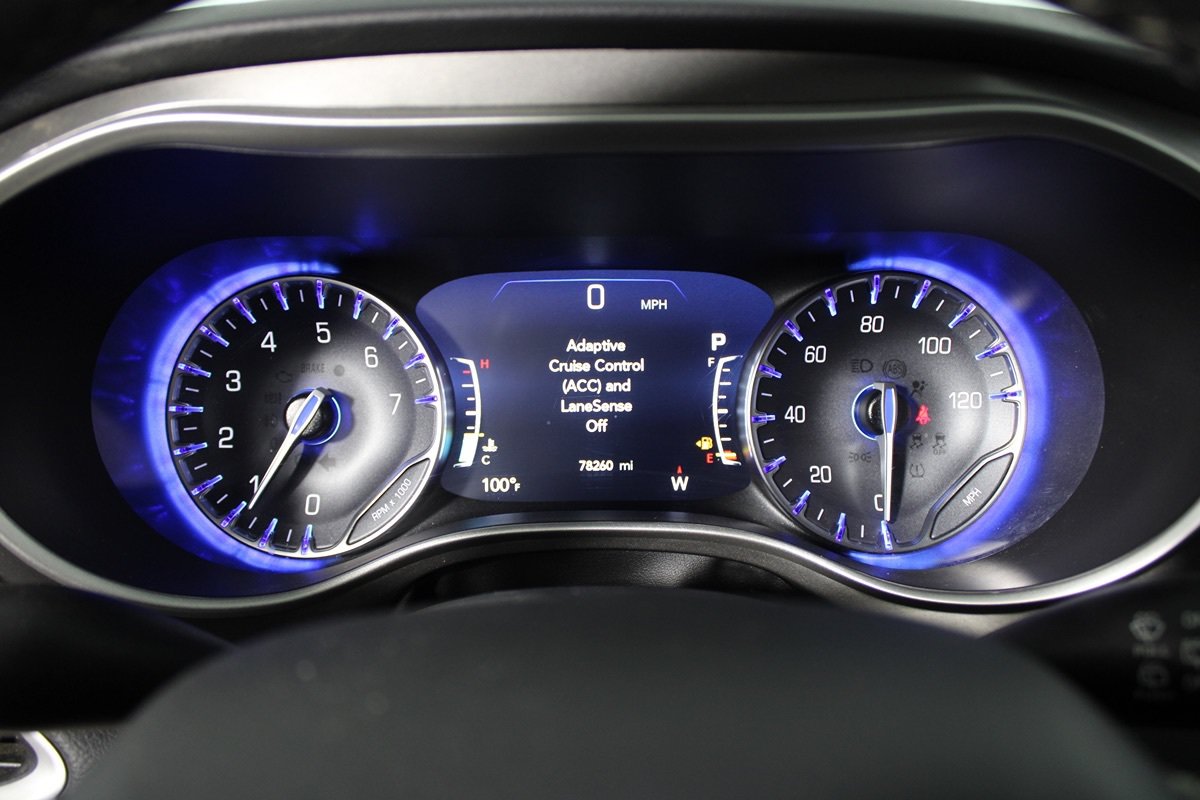 Used 2023 Chrysler Pacifica Touring-L FWD image 12