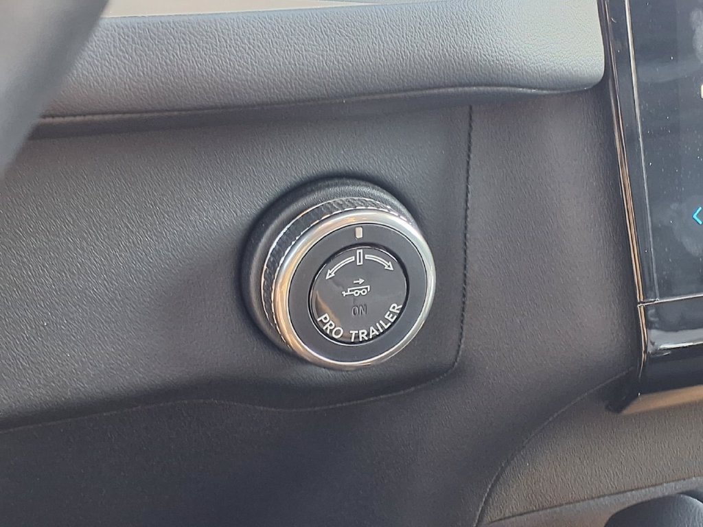 Used 2025 Lincoln Navigator Reserve AWD/4WD image 24