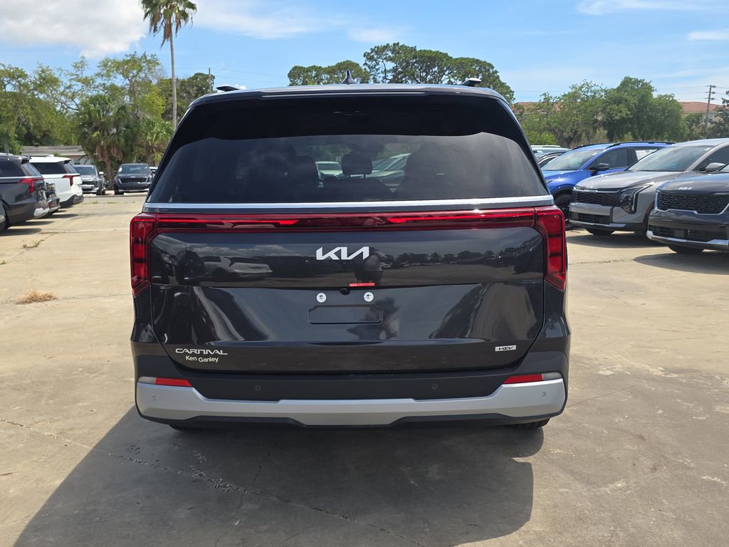 New 2026 Kia Carnival EX FWD image 7